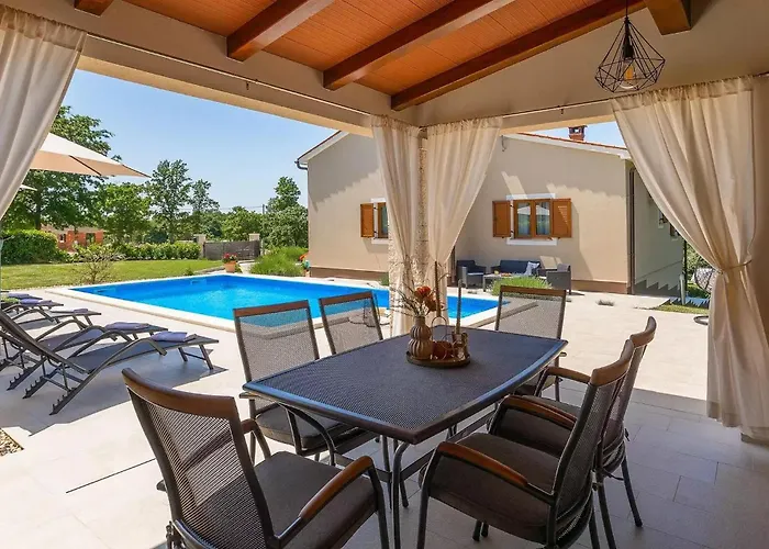 Bozac Vakantiehuis Pula