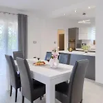 Holiday home Bozac