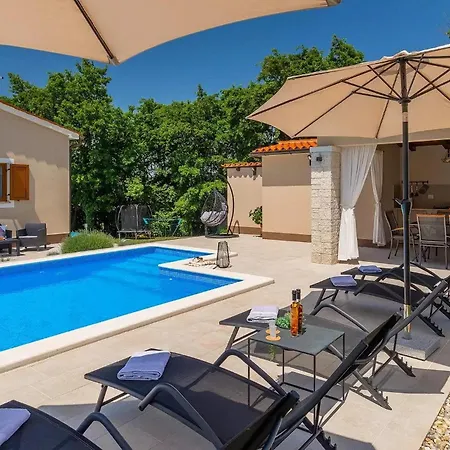 Holiday home Bozac Pula