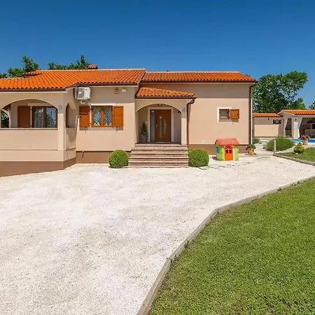 Holiday home Bozac