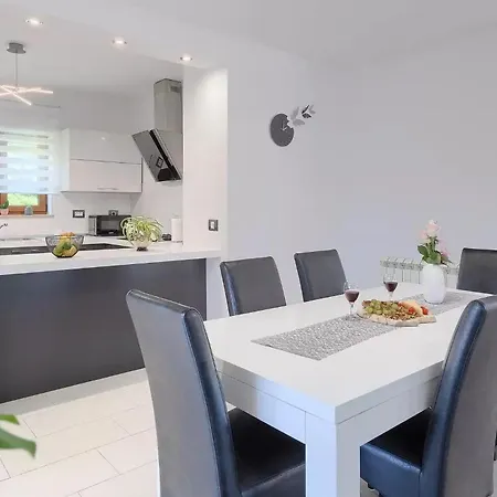 Holiday home Bozac