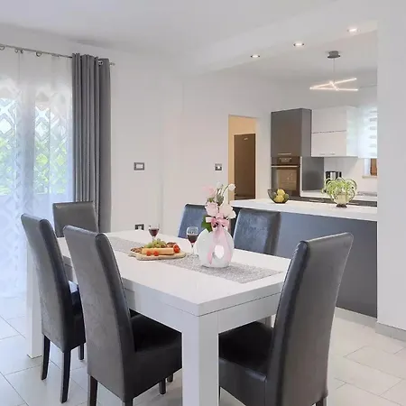 Holiday home Bozac