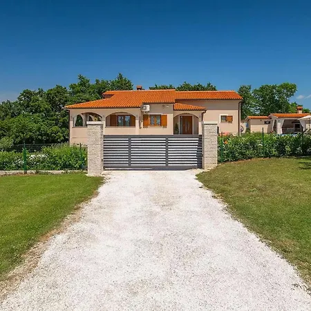Сasa de vacaciones Bozac Pula
